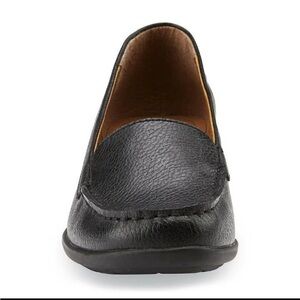 Tom McCann
Black Leather Women’s Loafers